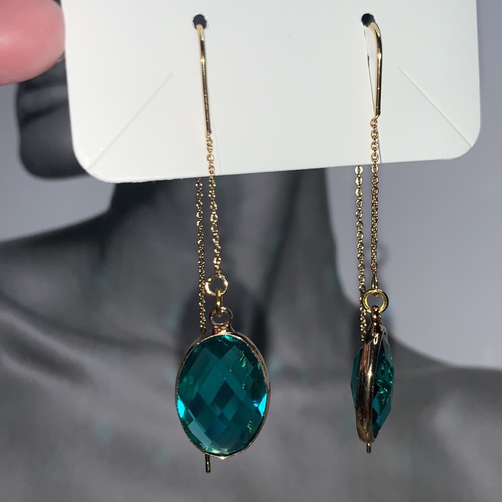 December Birthstone on 18k Gold Threaded Dangling Earrings - Picture 8 of 12